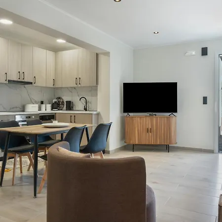 Elaionas Luxury דירה