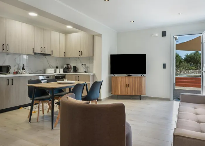 Elaionas Luxury شقة