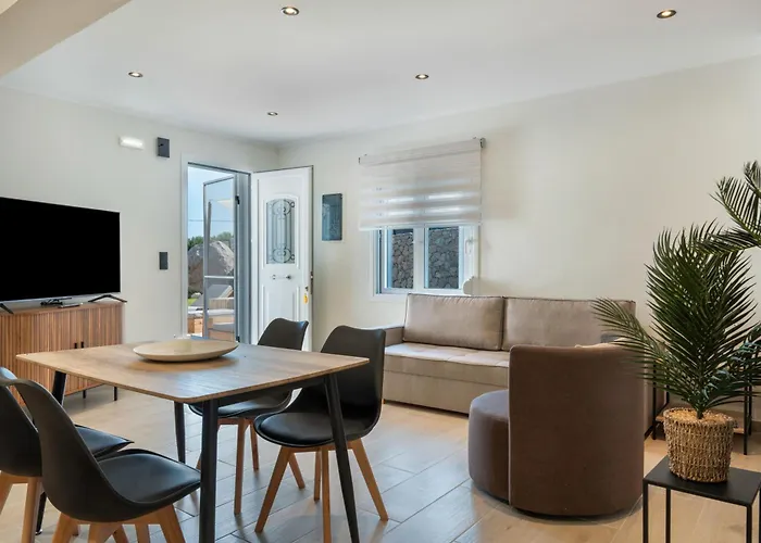 Elaionas Luxury شقة