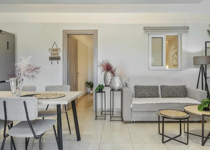 Elaionas Luxury شقة *